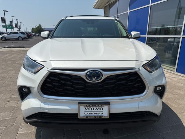 used 2021 Toyota Highlander Hybrid car, priced at $33,995