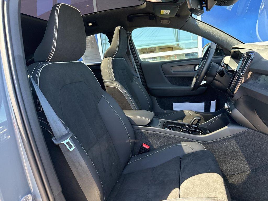 used 2023 Volvo C40 Recharge Pure Electric car, priced at $29,590