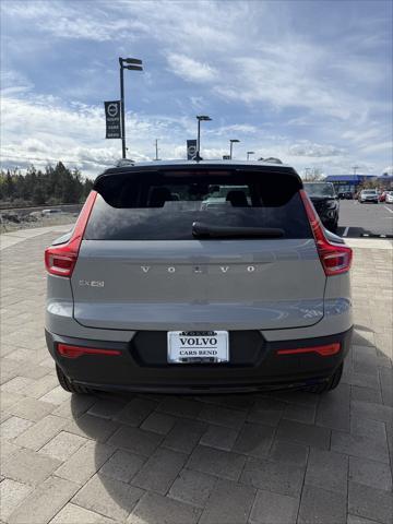 new 2025 Volvo EX40 car