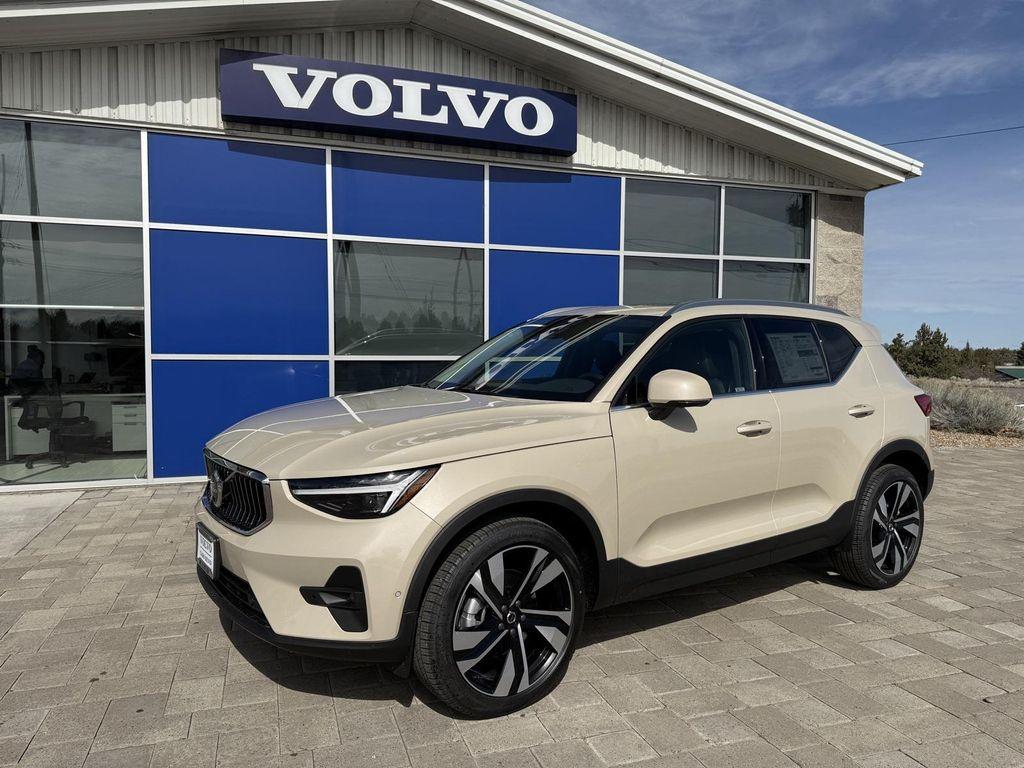 new 2025 Volvo XC40 car, priced at $48,850