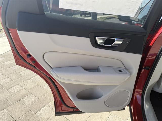 new 2025 Volvo XC60 Plug-In Hybrid car