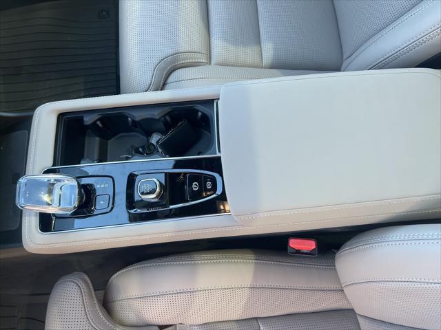 new 2025 Volvo XC90 car