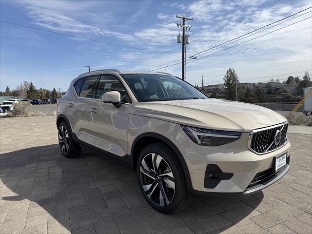 new 2025 Volvo XC40 car