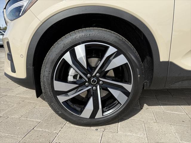 new 2025 Volvo XC40 car