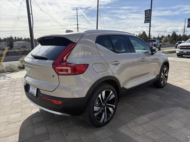 new 2025 Volvo XC40 car