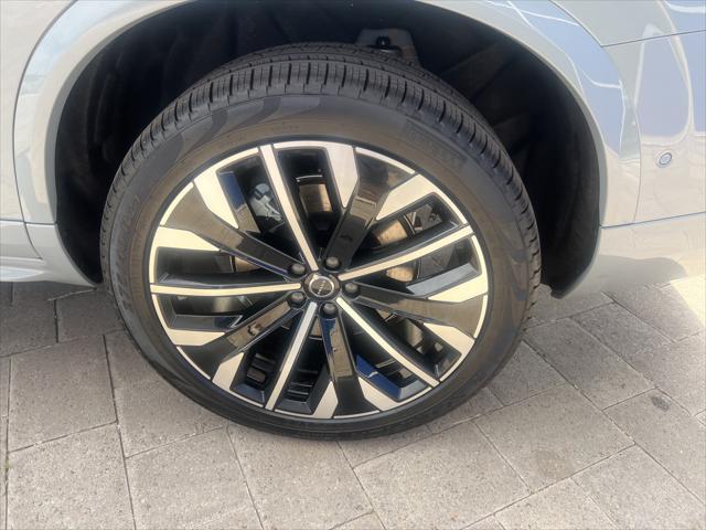 new 2025 Volvo XC90 Plug-In Hybrid car