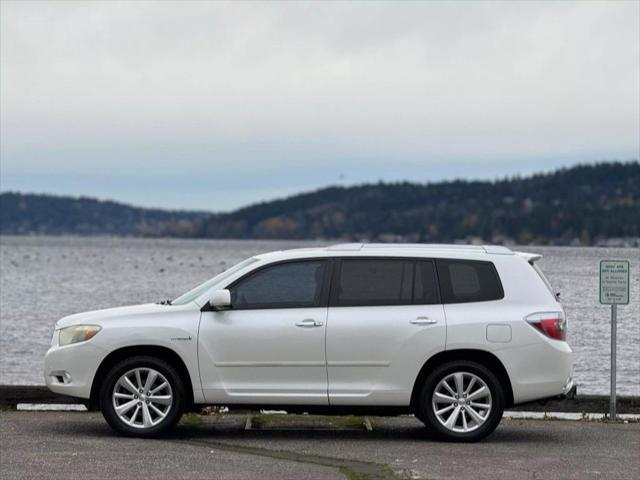 used 2010 Toyota Highlander Hybrid car, priced at $10,999