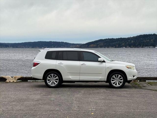 used 2010 Toyota Highlander Hybrid car, priced at $10,999