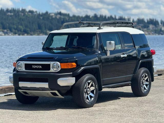 used 2007 Toyota FJ Cruiser car, priced at $12,999