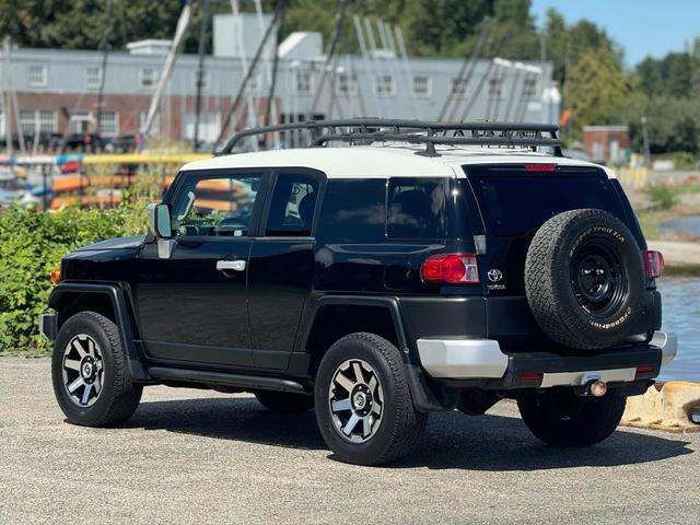 used 2007 Toyota FJ Cruiser car, priced at $12,999