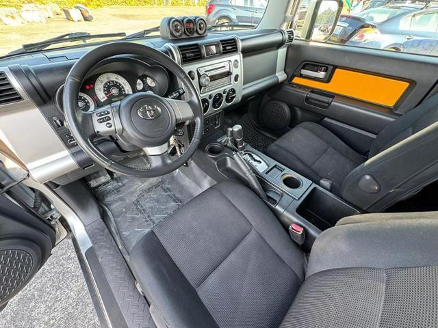 used 2007 Toyota FJ Cruiser car, priced at $12,999