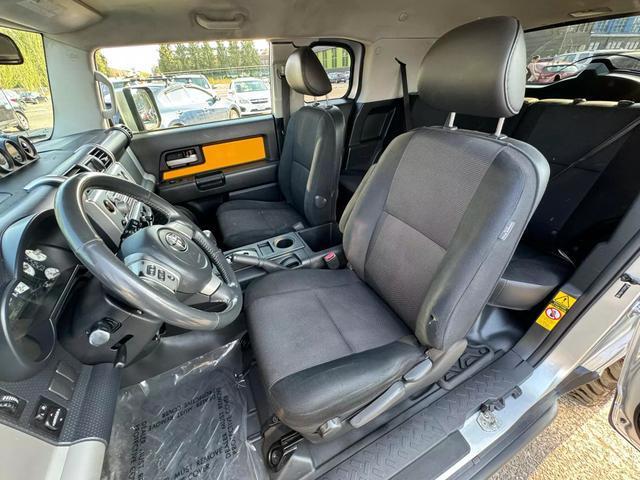 used 2007 Toyota FJ Cruiser car, priced at $12,999