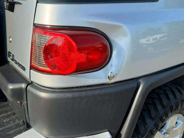 used 2007 Toyota FJ Cruiser car, priced at $12,999