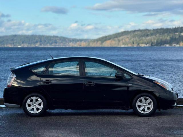 used 2007 Toyota Prius car, priced at $5,500