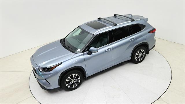 used 2022 Toyota Highlander car, priced at $34,191