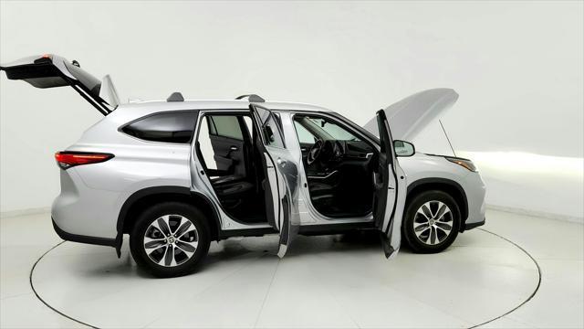 used 2023 Toyota Highlander car, priced at $37,791