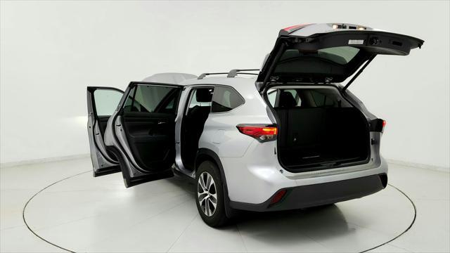 used 2023 Toyota Highlander car, priced at $37,791
