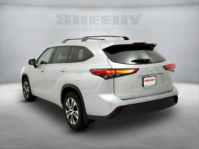 used 2023 Toyota Highlander car, priced at $37,791