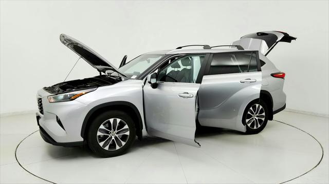 used 2023 Toyota Highlander car, priced at $37,791