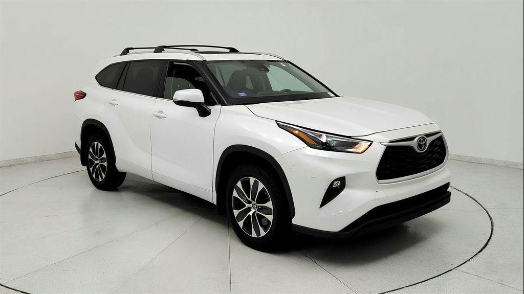 used 2022 Toyota Highlander car, priced at $34,191
