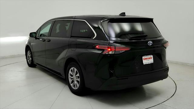 used 2022 Toyota Sienna car, priced at $35,891