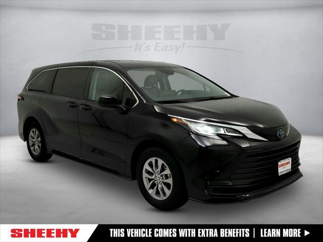 used 2022 Toyota Sienna car, priced at $35,891