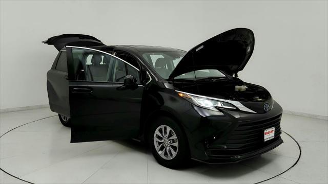 used 2022 Toyota Sienna car, priced at $35,891