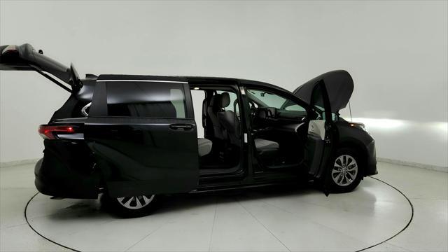 used 2022 Toyota Sienna car, priced at $35,891