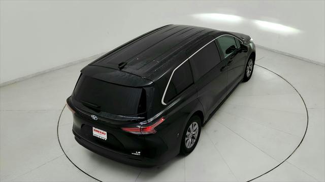used 2022 Toyota Sienna car, priced at $35,891