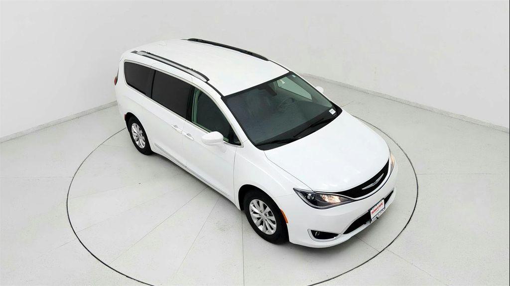 used 2018 Chrysler Pacifica car, priced at $15,091