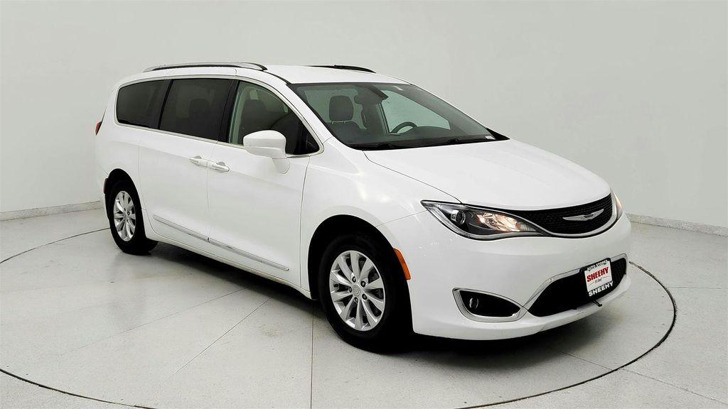 used 2018 Chrysler Pacifica car, priced at $14,891