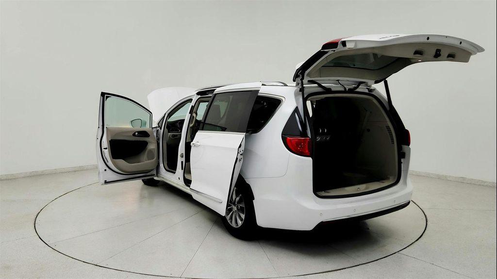 used 2018 Chrysler Pacifica car, priced at $15,091