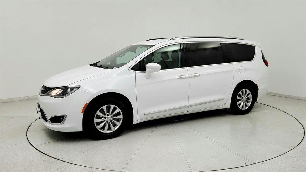 used 2018 Chrysler Pacifica car, priced at $15,091