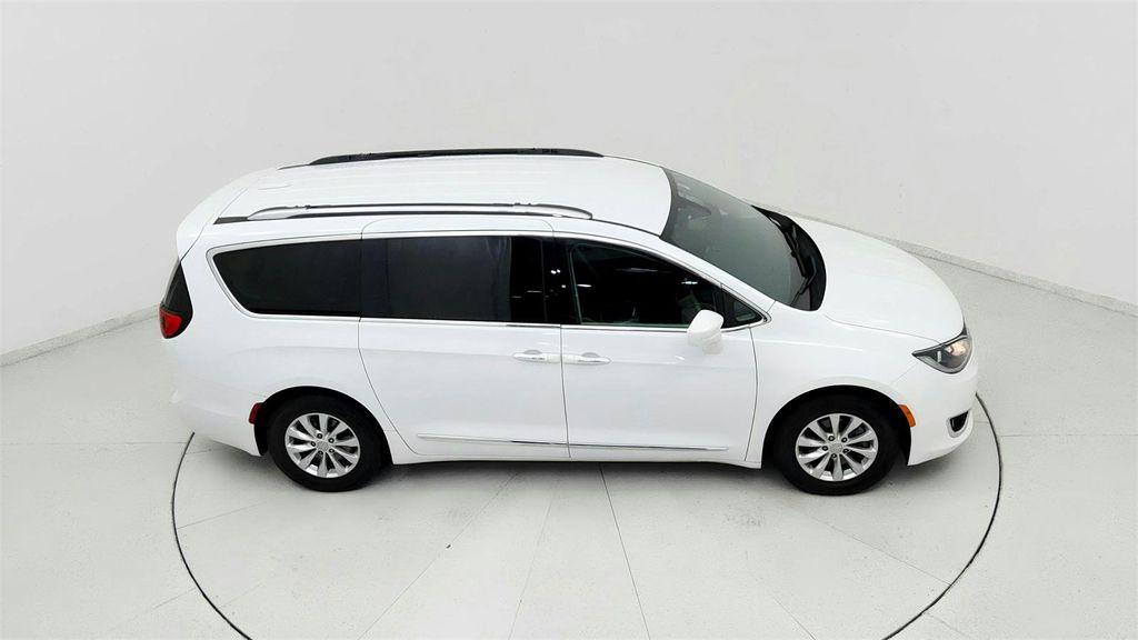 used 2018 Chrysler Pacifica car, priced at $15,091