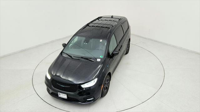 used 2021 Chrysler Pacifica Hybrid car, priced at $23,691