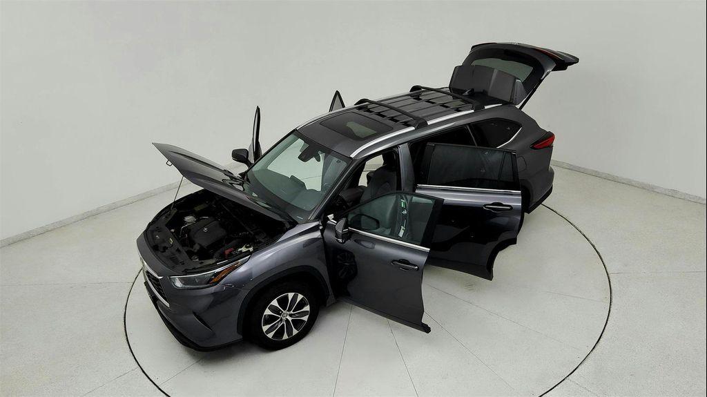used 2021 Toyota Highlander car, priced at $30,591