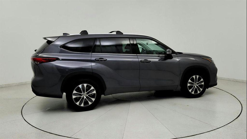 used 2021 Toyota Highlander car, priced at $30,591