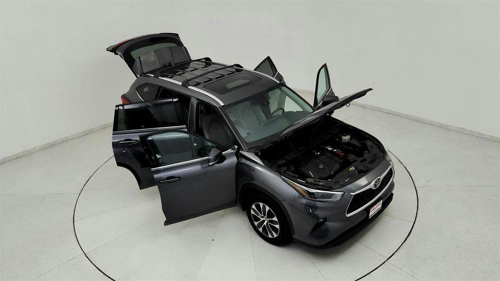 used 2021 Toyota Highlander car, priced at $30,591