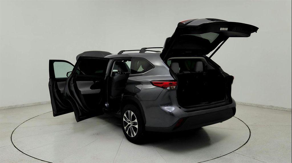used 2021 Toyota Highlander car, priced at $30,591