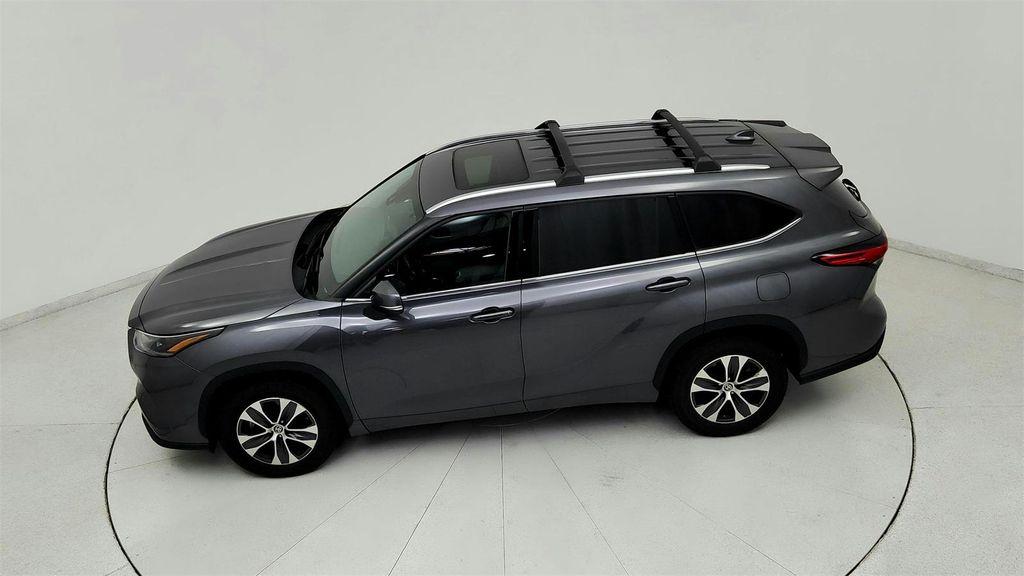 used 2021 Toyota Highlander car, priced at $30,591