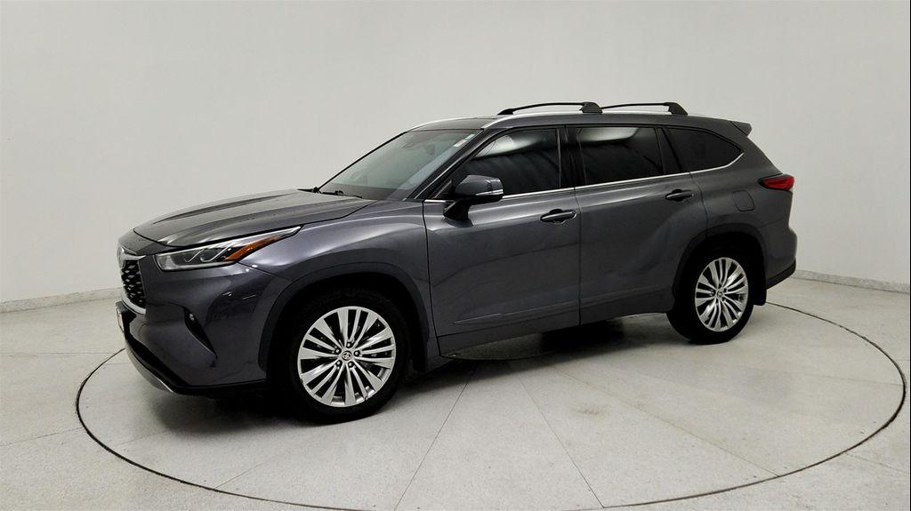used 2022 Toyota Highlander car, priced at $35,181
