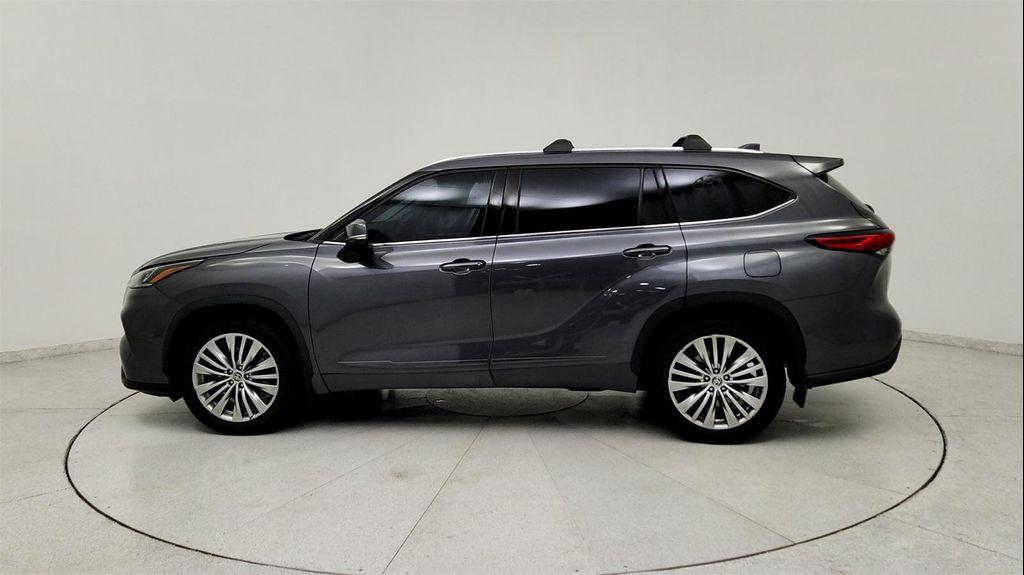used 2022 Toyota Highlander car, priced at $35,181