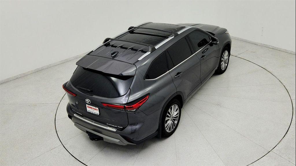 used 2022 Toyota Highlander car, priced at $35,181