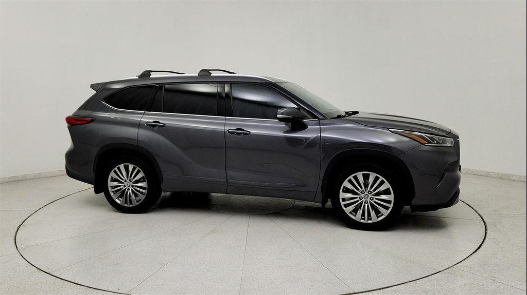 used 2022 Toyota Highlander car, priced at $35,181