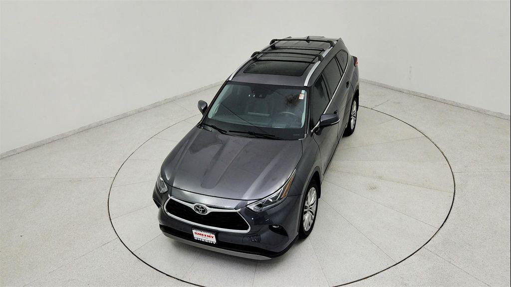 used 2022 Toyota Highlander car, priced at $35,181