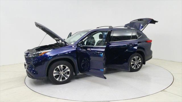 used 2021 Toyota Highlander car, priced at $29,391