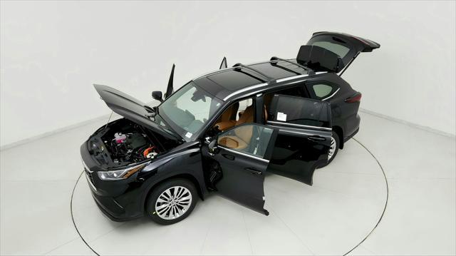 new 2025 Toyota Highlander Hybrid car, priced at $57,072
