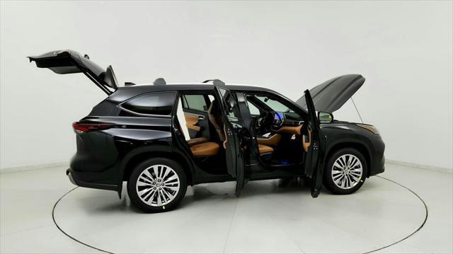 new 2025 Toyota Highlander Hybrid car, priced at $57,072