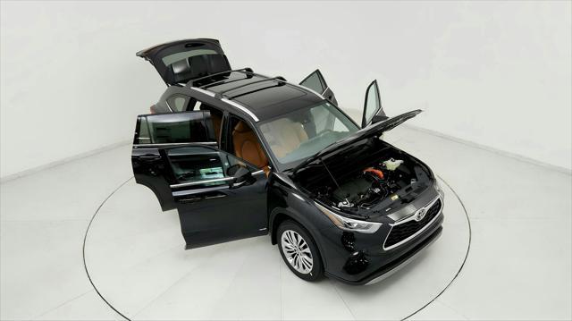 new 2025 Toyota Highlander Hybrid car, priced at $57,072