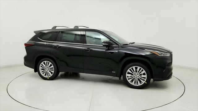 new 2025 Toyota Highlander Hybrid car, priced at $57,072